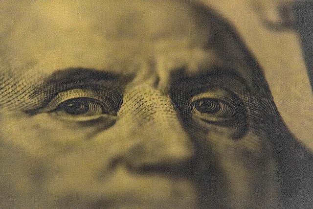 carloanbankmoneycash-640x480-49281235.jpeg
