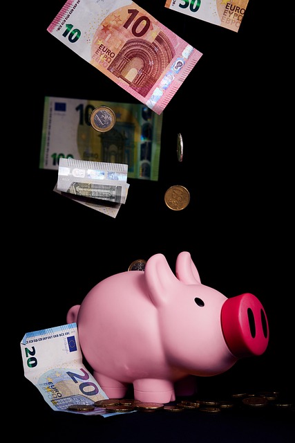 carloanbankmoneycash-640x480-7700525.jpeg