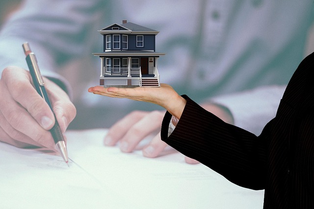 Mastering Title Loan Payment Methods: Avoiding Delays