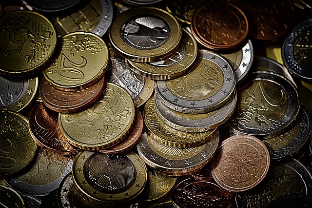 money-640x480-96433583.jpeg