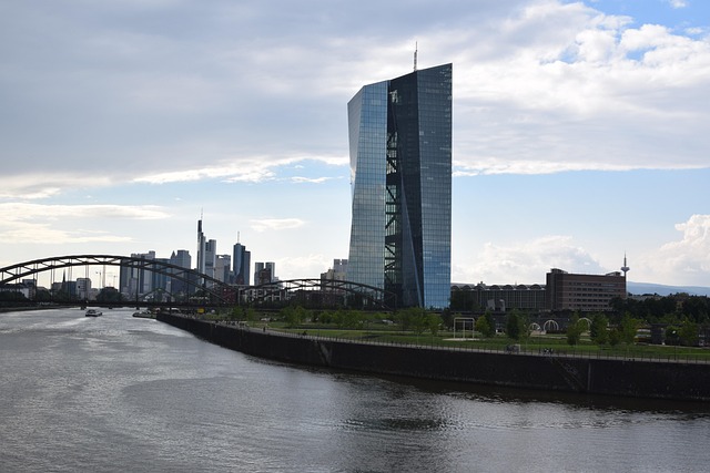 bank-640x480-59643861.jpeg
