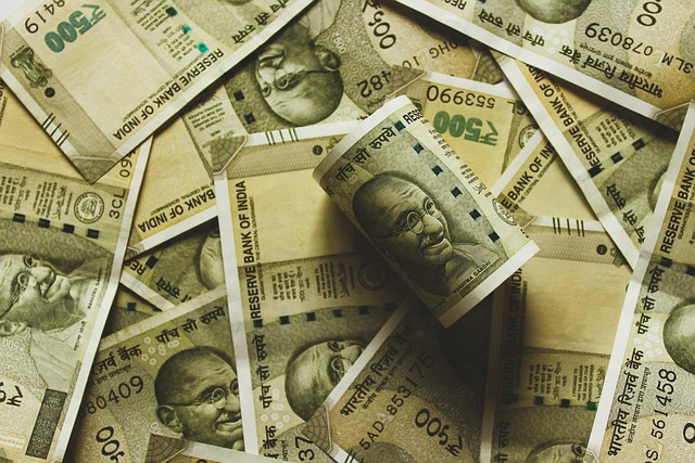 Savings Clubs: Smart Alternatives to Car Title Loan Emergency Funds