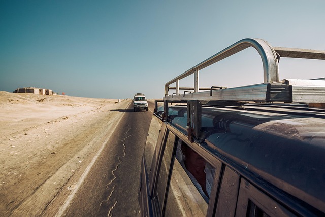 car-640x480-22371392.jpeg