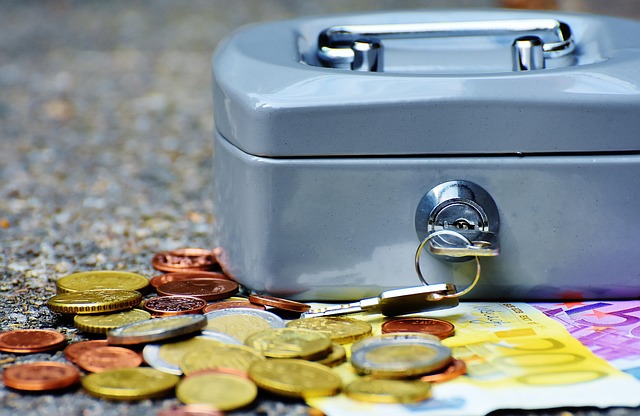 Unraveling Title Loan Credit Impact: Stories from Borrowers