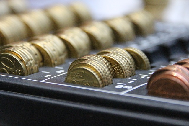 cash-640x480-74628553.jpeg