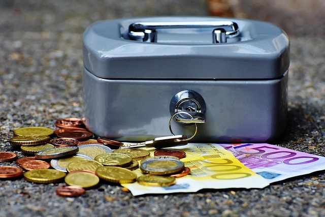 Car Title Loan Compliance: Staff Training & Legal Integrity Essentials