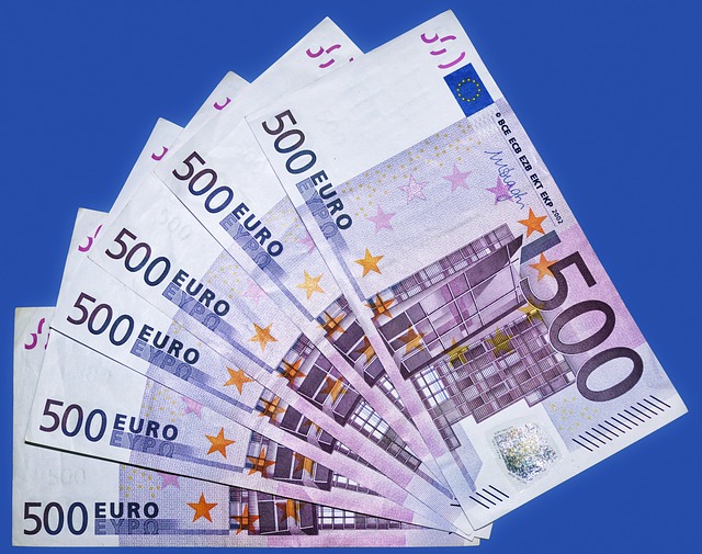 loan-640x480-51766009.jpeg