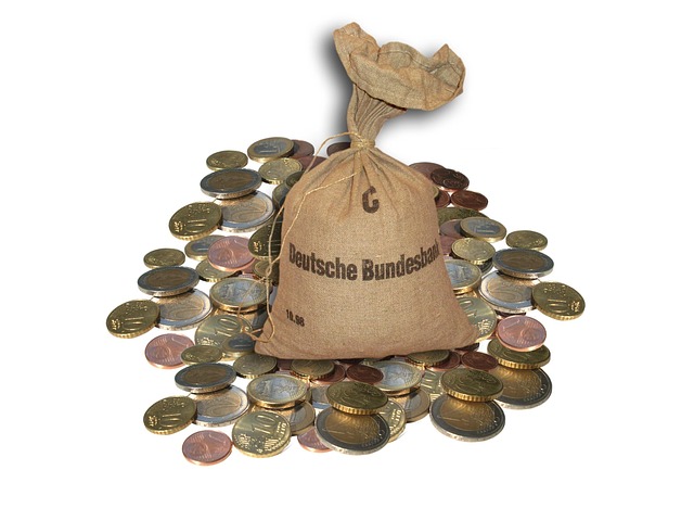 money-640x480-54148208.jpeg