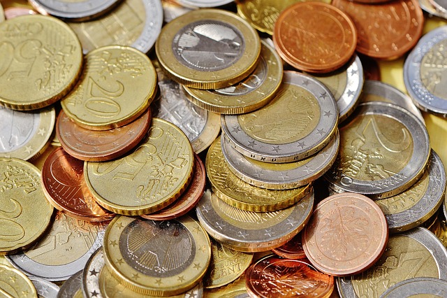 money-640x480-6598689.jpeg