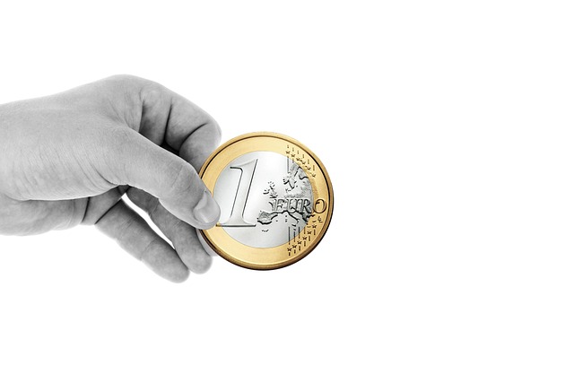 money-640x480-37500068.jpeg