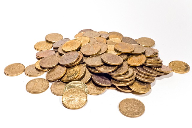 money-640x480-30363864.jpeg
