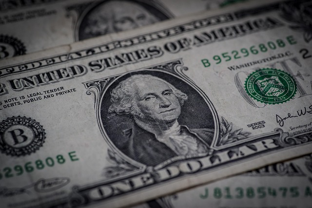 money-640x480-43284624.jpeg