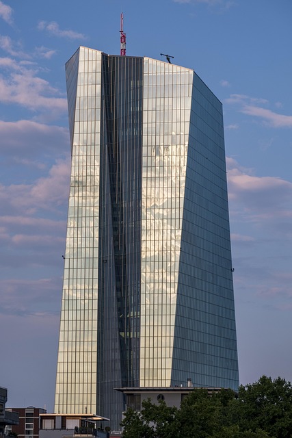 bank-640x480-55501728.jpeg