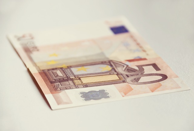 cash-640x480-59159584.jpeg