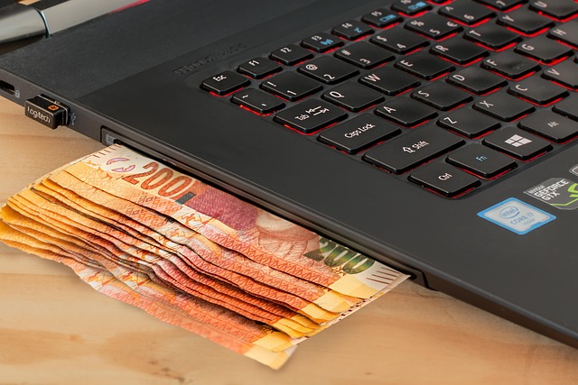 cash-640x480-70130450.jpeg