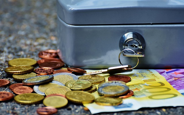 cash-640x480-92186906.jpeg